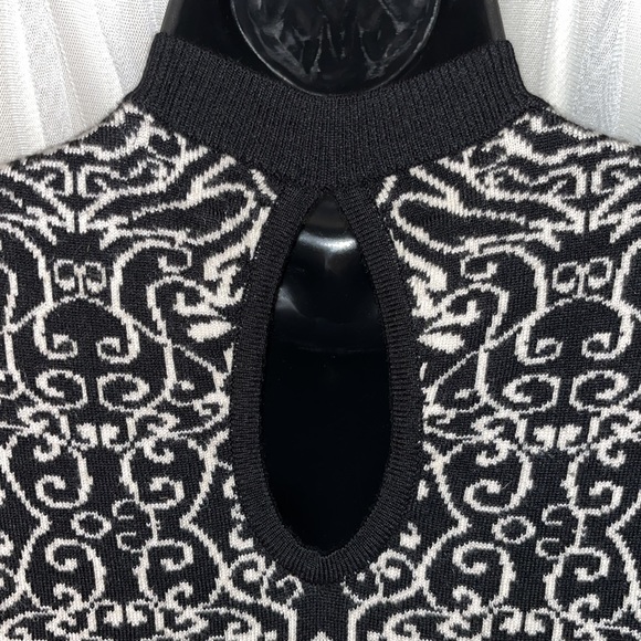 Xhilarations black & white print dress Size Small #10181 - Picture 4 of 6